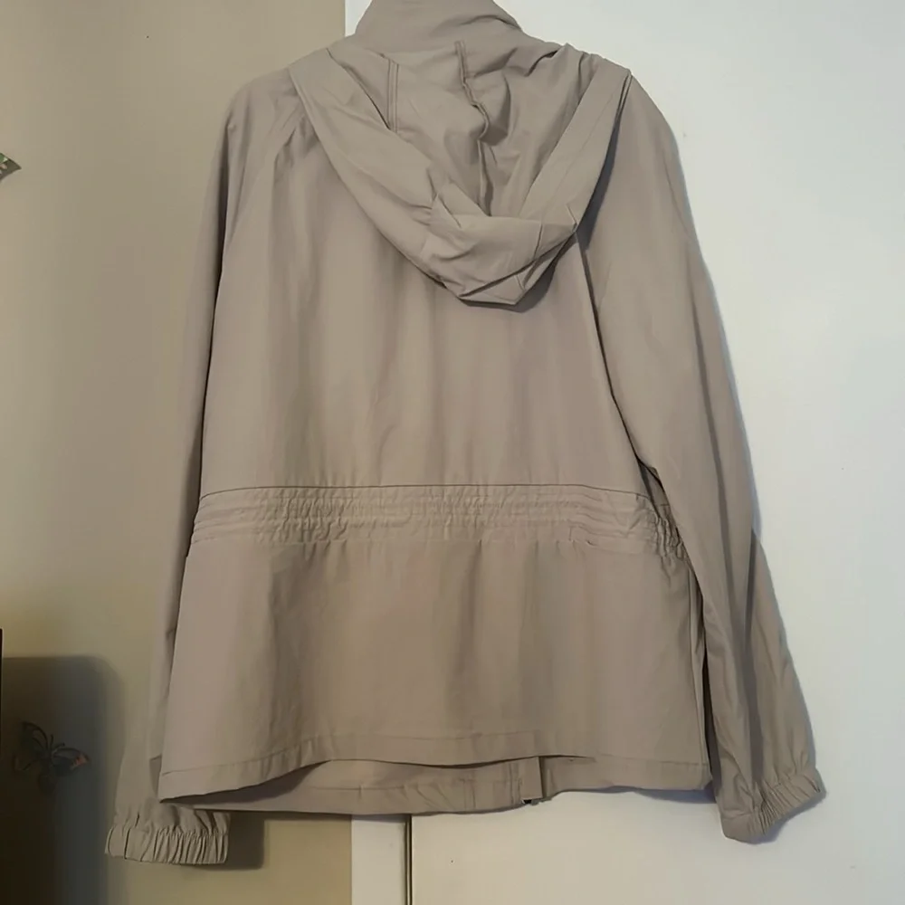Lightweight jacket - Picture 2 of 2